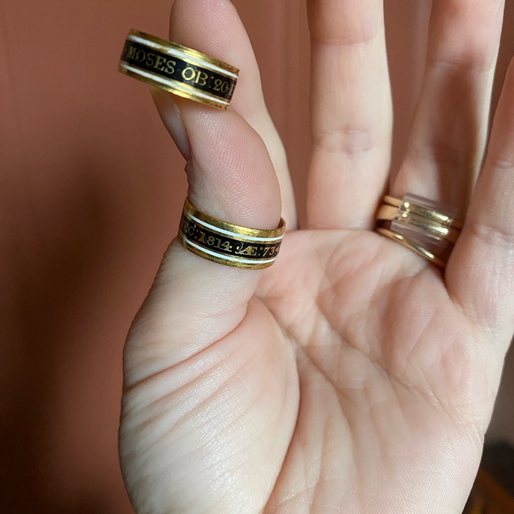 Two 18k Mourning Rings - Picture 10 of 13